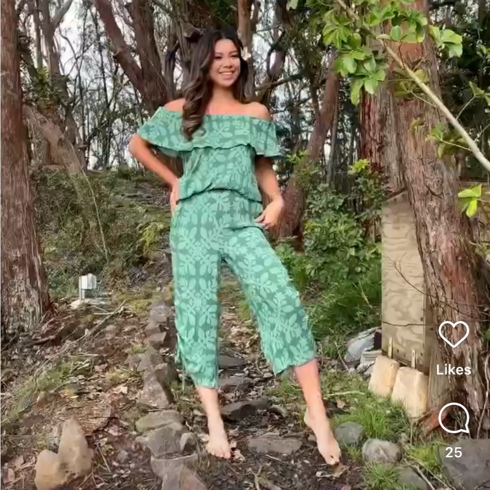 Off shoulder Jumper in Green Color